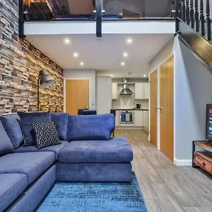 Victorian Tramsheds, Modern + Parking Apartment Sheffield
