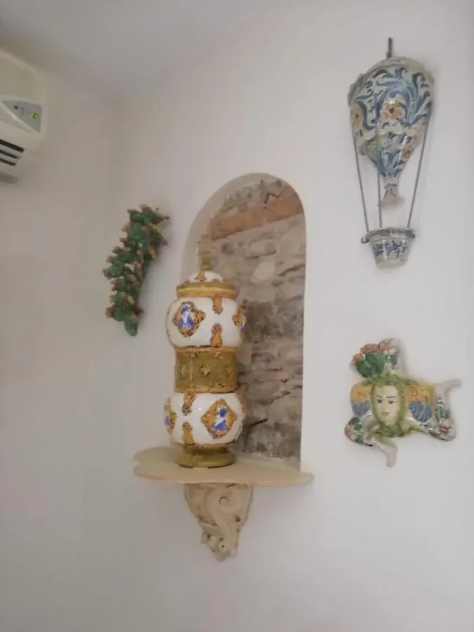 公寓 陶尔米纳Casa Antica Savoia公寓